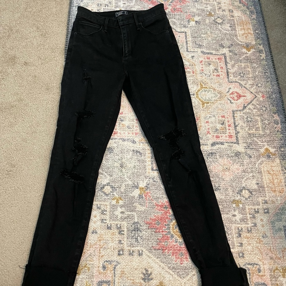 Abercrombie high rise super skinny curve love size 27 back ripped denim jeans